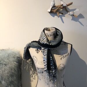 Metallic scarf/wrap